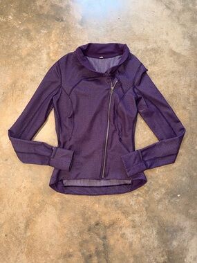 Lululemon Asymmetrical Zip Jacket Purple Size 6 Athletic SlimFit Moto Athleisure